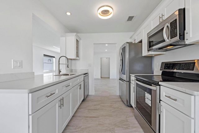 1590 SW 14th Avenue, Boynton Beach, FL 33426