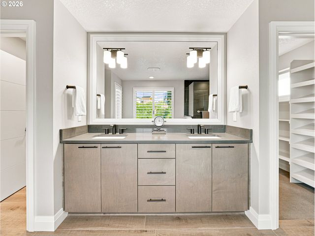 12100 Sw 173RD Ter, Beaverton, OR 97007