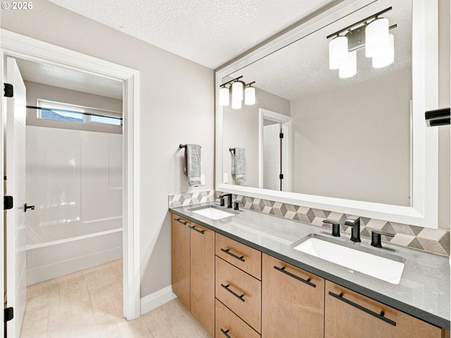 12100 Sw 173RD Ter, Beaverton, OR 97007