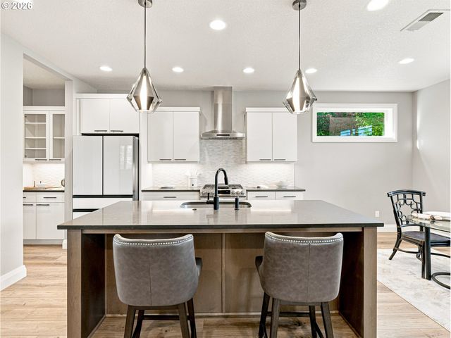 12100 Sw 173RD Ter, Beaverton, OR 97007