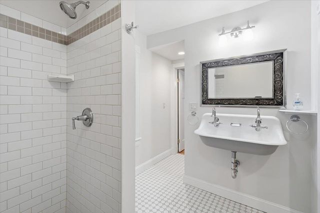 241 Loomis Street, Burlington, VT 05401