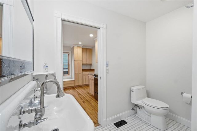 241 Loomis Street, Burlington, VT 05401