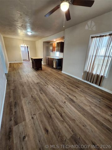 604 N Oak Street, Checotah, OK 74426
