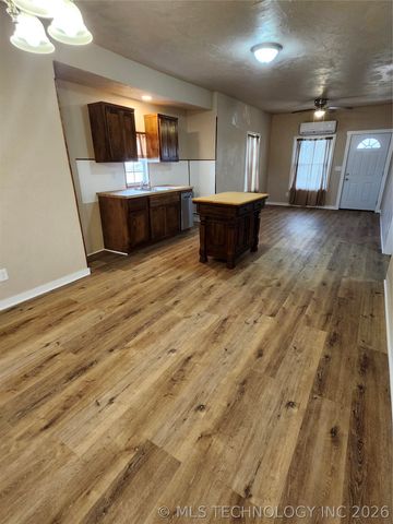 604 N Oak Street, Checotah, OK 74426