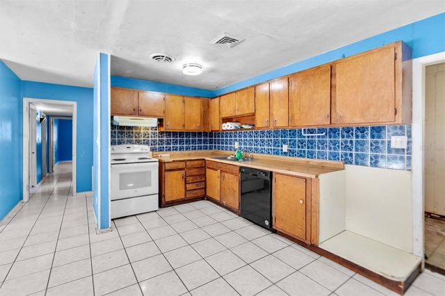 6301 MACKENZIE STREET, Orlando, FL 32807