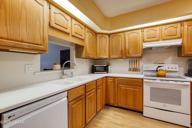 228 Deer Lake Circle, Ormond Beach, FL 32174