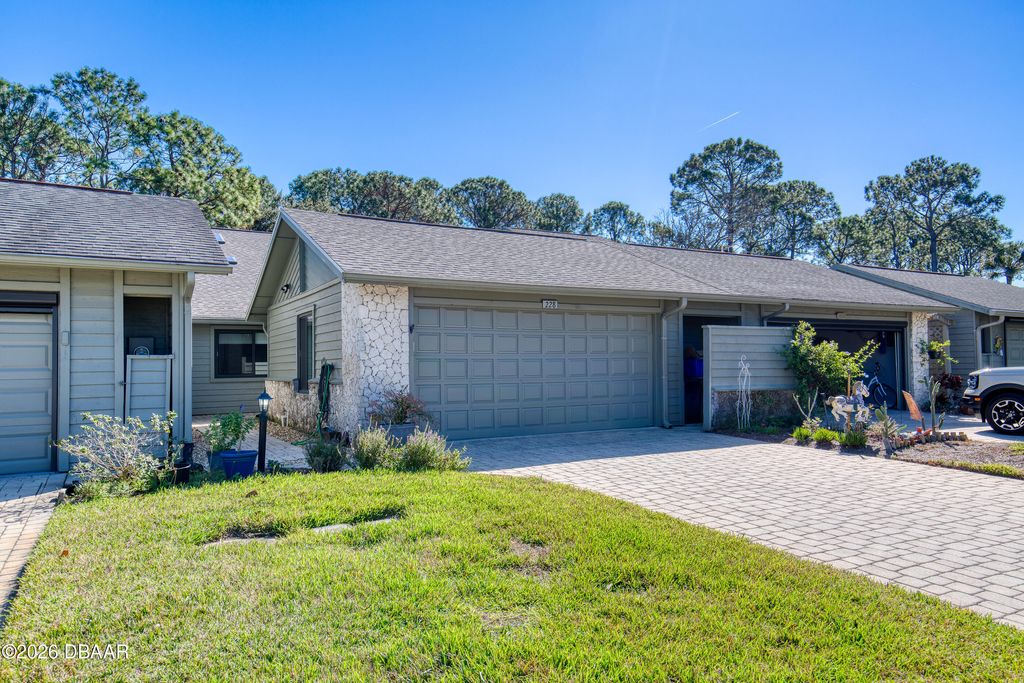 228 Deer Lake Circle, Ormond Beach, FL 32174