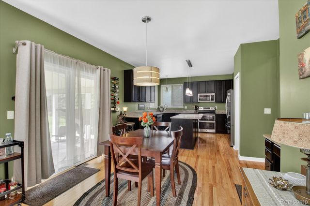 49271 Laguna Drive, Van Buren Charter Township, MI 48111