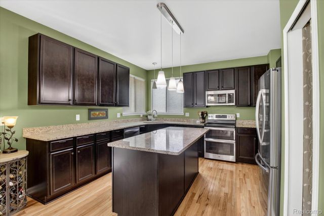 49271 Laguna Drive, Van Buren Charter Township, MI 48111