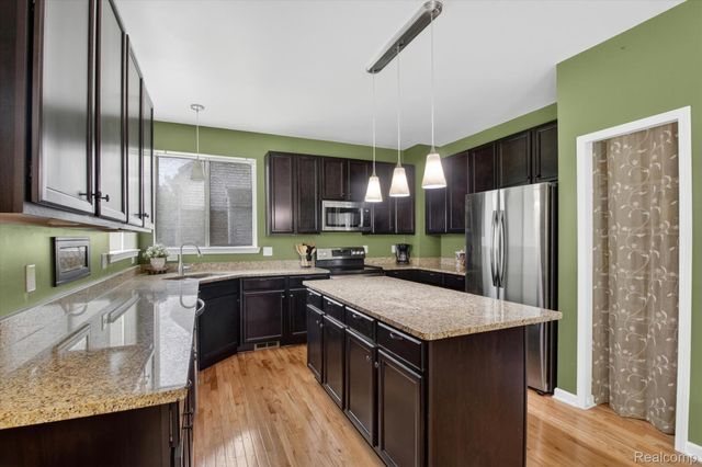 49271 Laguna Drive, Van Buren Charter Township, MI 48111
