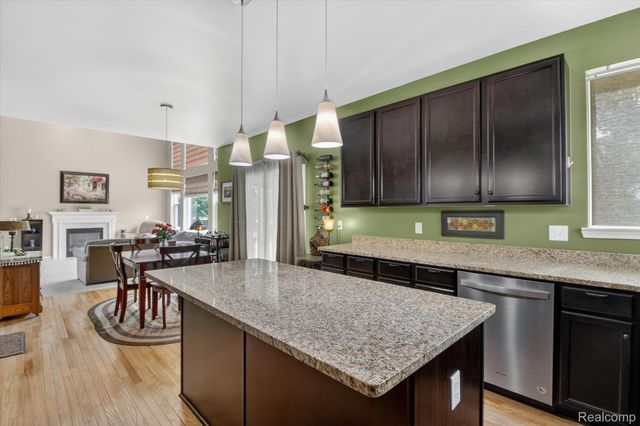 49271 Laguna Drive, Van Buren Charter Township, MI 48111