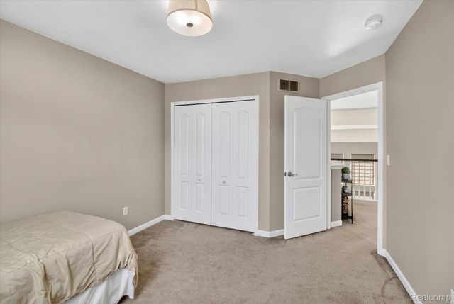 49271 Laguna Drive, Van Buren Charter Township, MI 48111