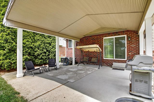 49271 Laguna Drive, Van Buren Charter Township, MI 48111