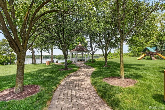 49271 Laguna Drive, Van Buren Charter Township, MI 48111