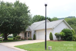 4 Gatehouse Court, Asheville, NC 28803