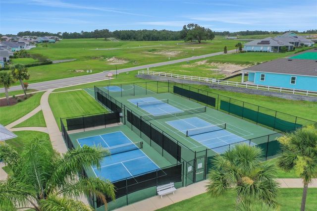 987 FIESTA KEY CIRCLE, Lady Lake, FL 32159