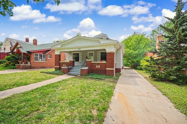 724 Highland Ave, Salina, KS 67401