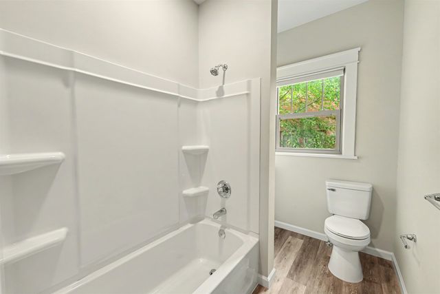 724 Highland Ave, Salina, KS 67401