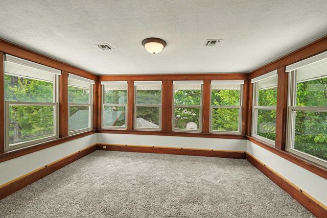 724 Highland Ave, Salina, KS 67401