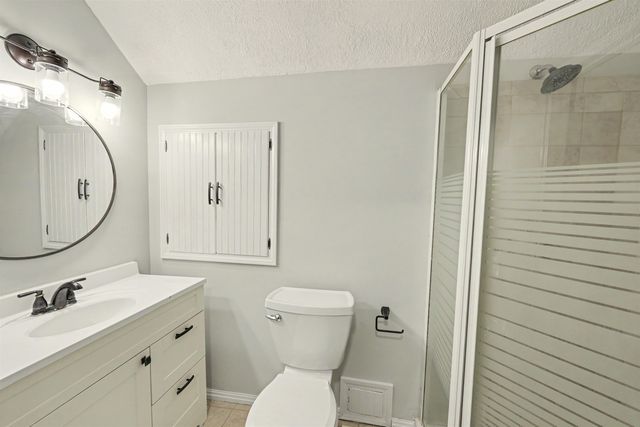 724 Highland Ave, Salina, KS 67401