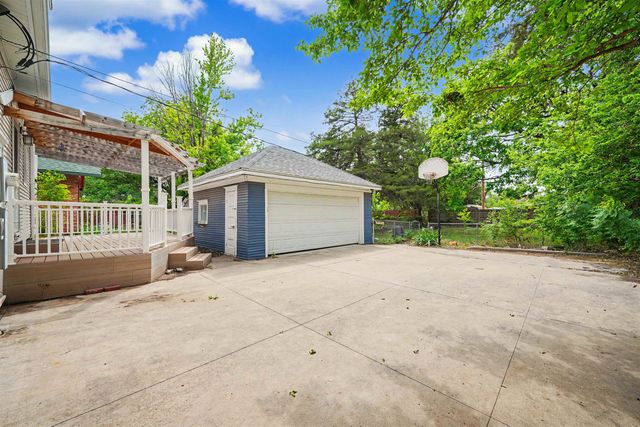 724 Highland Ave, Salina, KS 67401