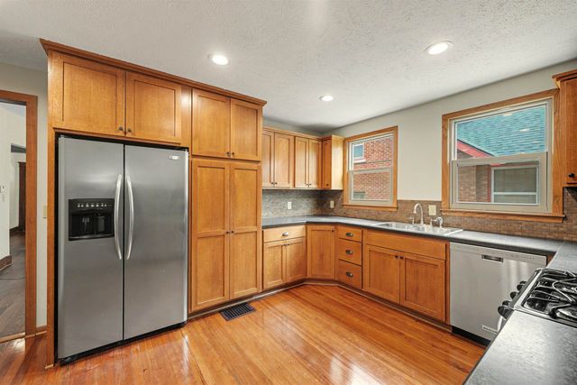 724 Highland Ave, Salina, KS 67401