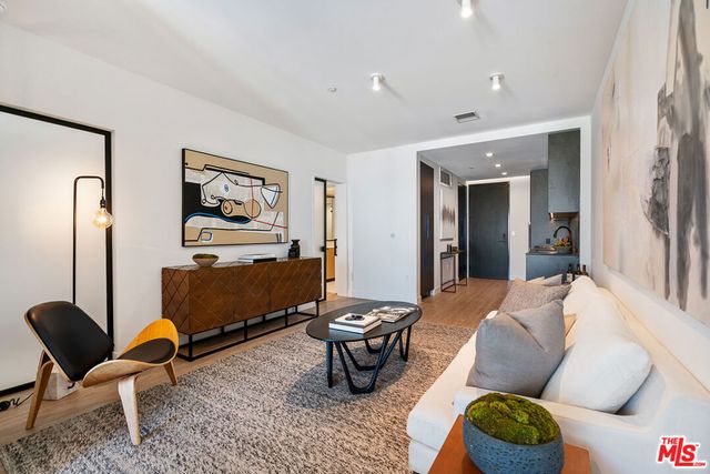 3688 Overland Avenue 705, Los Angeles, CA 90034