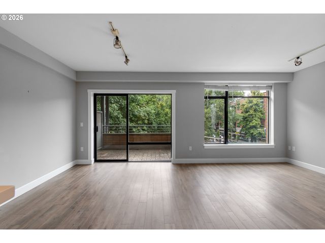 701 COLUMBIA St 311, Vancouver, WA 98660