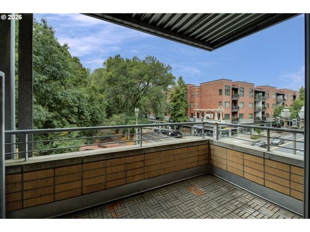 701 COLUMBIA St 311, Vancouver, WA 98660