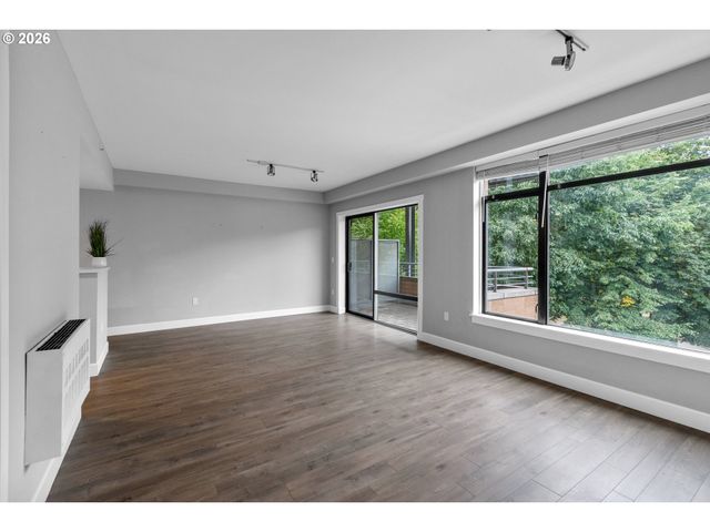 701 COLUMBIA St 311, Vancouver, WA 98660