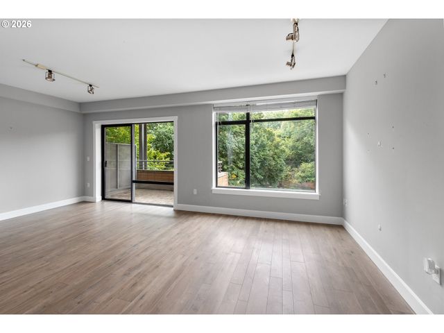 701 COLUMBIA St 311, Vancouver, WA 98660