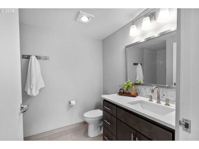 701 COLUMBIA St 311, Vancouver, WA 98660