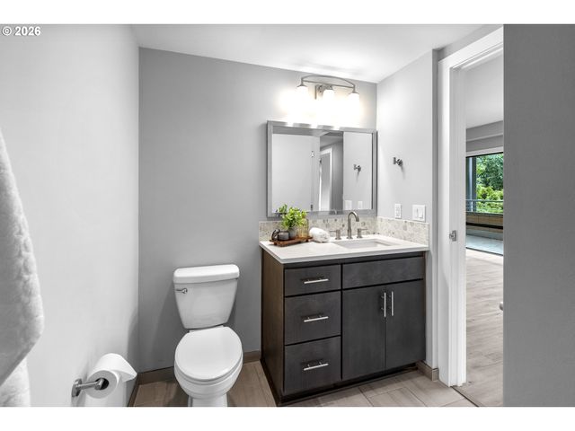 701 COLUMBIA St 311, Vancouver, WA 98660