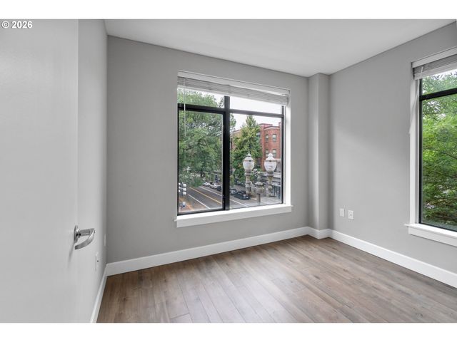 701 COLUMBIA St 311, Vancouver, WA 98660