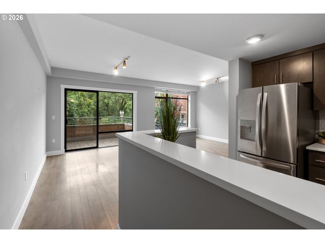 701 COLUMBIA St 311, Vancouver, WA 98660
