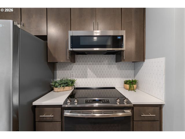 701 COLUMBIA St 311, Vancouver, WA 98660