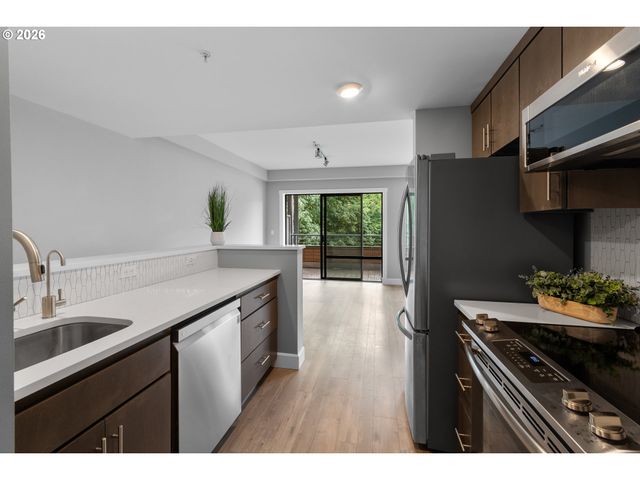 701 COLUMBIA St 311, Vancouver, WA 98660