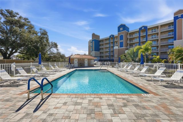 960 STARKEY ROAD 8106, Largo, FL 33771