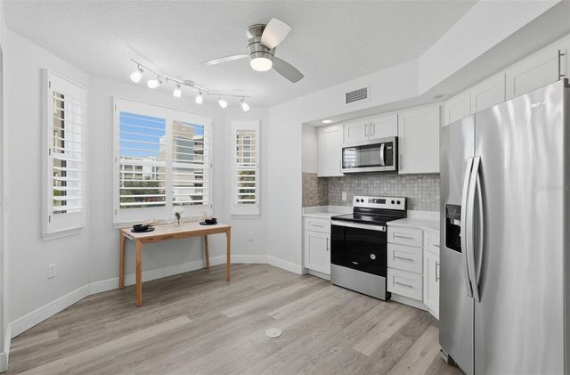 960 STARKEY ROAD 8106, Largo, FL 33771