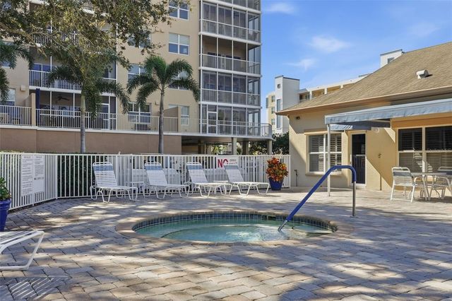 960 STARKEY ROAD 8106, Largo, FL 33771