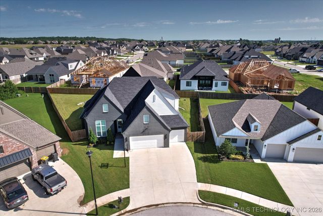 2035 E 138th Place S, Bixby, OK 74008