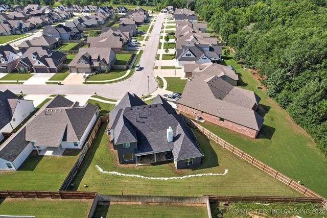 2035 E 138th Place S, Bixby, OK 74008