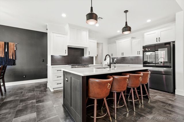 2035 E 138th Place S, Bixby, OK 74008