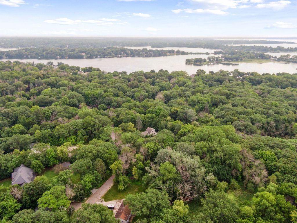 000 Park Drive, Orono, MN 55364