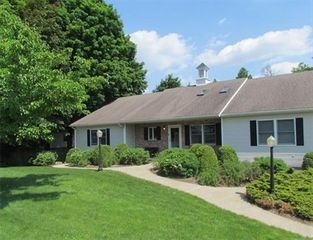 48 Chapel St A, Northampton, MA 01060