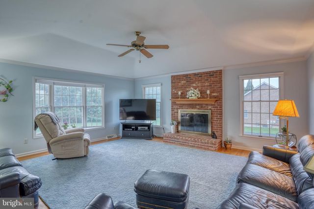 318 DETJEN DR, Hockessin, DE 19707