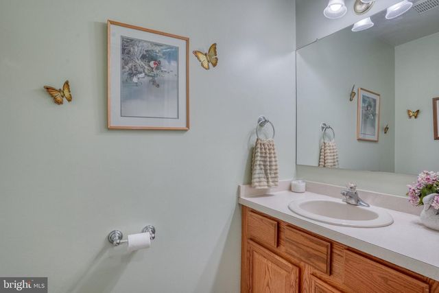 318 DETJEN DR, Hockessin, DE 19707