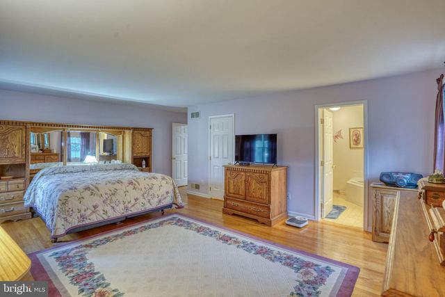 318 DETJEN DR, Hockessin, DE 19707