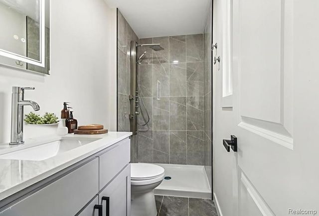 7174 N Center Road, Genesee Charter Township, MI 48458