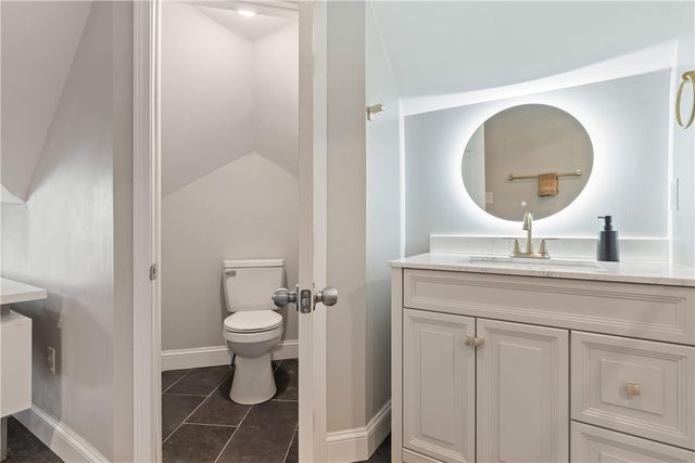 31 Harrison St, Crafton, PA 15205